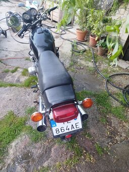 Suzuki GSX 750 - 2