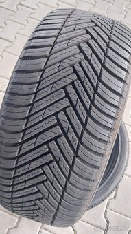 Prodám 2 x celoroční pneu Hankook 225/40/19 - 2