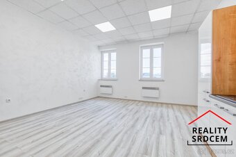 Pronájem zrekonstruovaného bytu 3+kk s pracovnou, 82 m2, ul. - 2