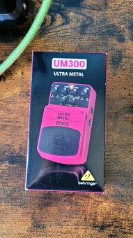 Behringer UM300 - 2
