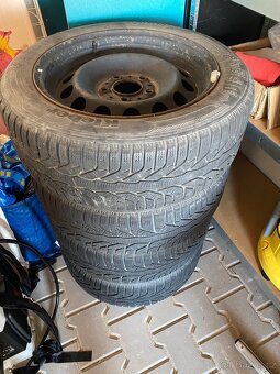 Plechové disky BMW - 5x120 R16 + zimní pneu - 2