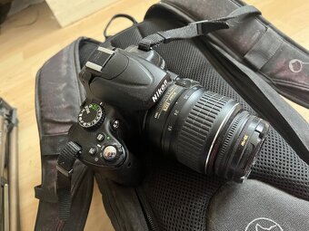 Nikon D5000, set s objektivy 18-55 a 55-200. - 2