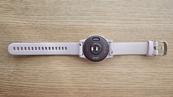 Chytré hodinky Garmin Vívoactive 4s - 2