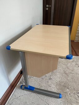 Pracovní stůl - 2