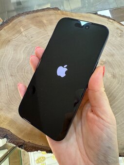 IPHONE 15 v záruce - 2