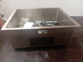 Nerezový dřez 45x50 cm - 2