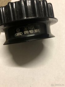 Vw T5 2.5 TDi volnoběžka klima,nádrž ostřikovač,starter - 2