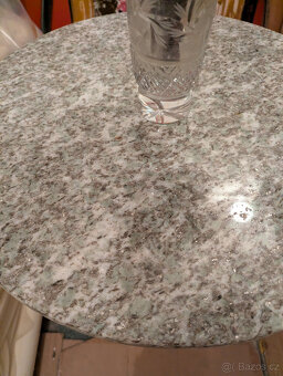 Мramorový stůl - 2
