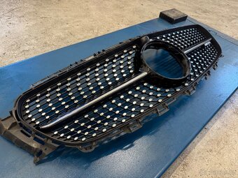 Mercedes E W213 2016- AMG přední diamant maska - 2