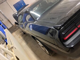 Náhradní díly Dodge challenger r/t 5.7 - 2