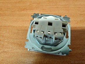 Zásuvka ABB Element - 2