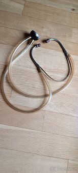 Staré lékařské naslouchátko - 2