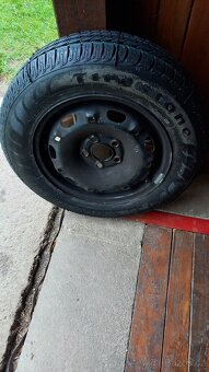 Firestone 165 /70 R14 - 2