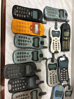 prodám staré mobily - 2