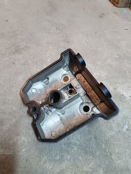 Víko ventilů Suzuki drz 400 - 2