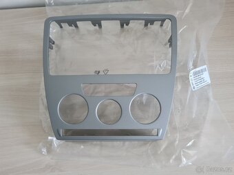 NOVÝ Rámeček autorádia Octavia 2 tmavě stříbrná - 2