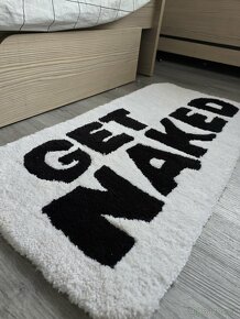 "Get Naked" - ručně vyrobený koberec - 2