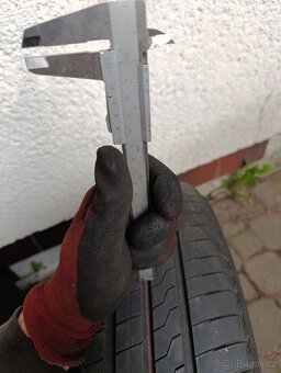 Pneu 195/65 R15 - 2