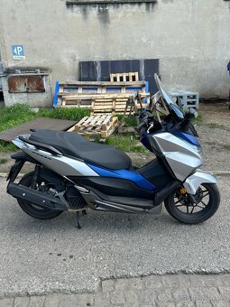 Honda Forza 125 - rv 2017 - najeto 10tkm - 2