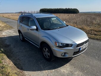 Mitsubishi outlander 2.0 Di-D 4WD - 2