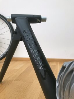 cyklotrenažér Saris Fluid2 Smart Kit + plášť Continental Hom - 2