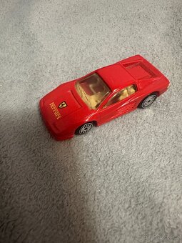 Staré kovové autíčko Ferrari Mattel INC.1986 Malaysia - 2