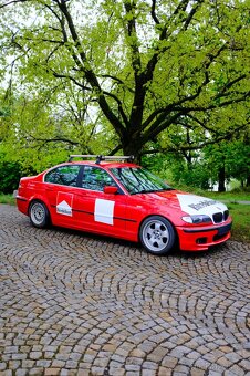BMW e46 325i / Samosvor - 2