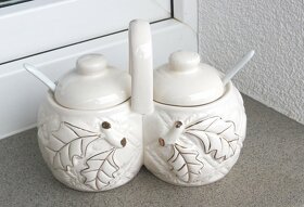 Porcelánová nádoba na omáčky/oleje, motiv lístečků - 2