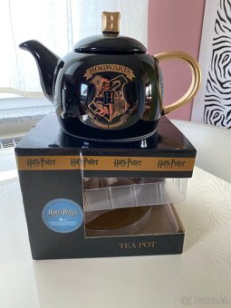 Harry Potter černá konvice Gryffindor Primark - 2