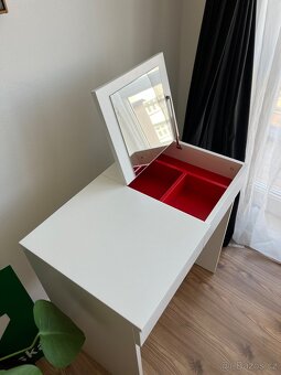 Toaletní stolek Brimnes IKEA - 2