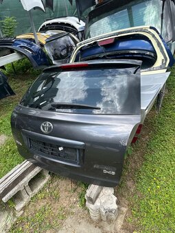 Predám kufr dvere Toyota Avensis kombi 2003-2008 1G3 - 2