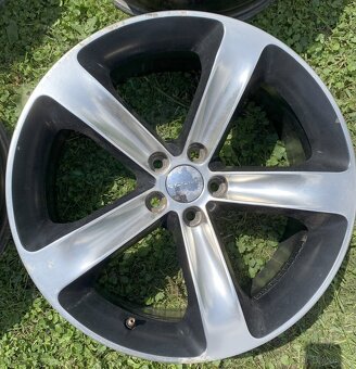 Kola Dodge Challenger 20x8 - 2