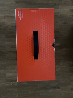 JBL Box neotevřený - 2