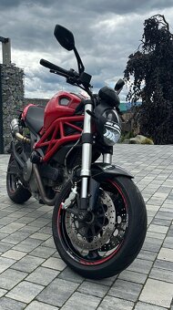 Ducati Monster 696 - 2