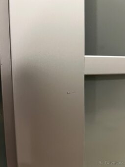 Šatní skříň s mléčným sklem, posuvné dveře - 2
