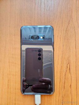 Samsung S10e - 2