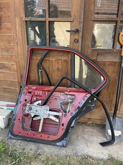 Prodám PZ dveře na BMW E34 - 2