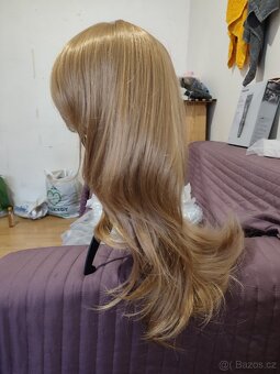 Nová tmavě blond paruka s ofinkou - 2