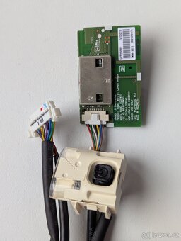 Díly z TV LG 42LB670V-ZA na ND, prasklý displej - 2