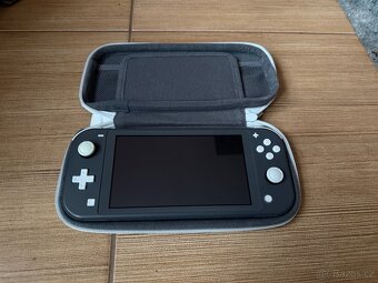 Prodám Nintendo Switch lite - 2