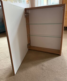 Koupelnová skříňka se zrcadlem - 2