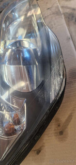 Přední světlomet Kia Ceed 2009-2012 - 2