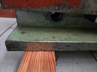 Strojní svěrák velký - 2