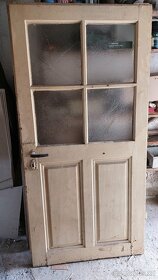 Staré dřevěné dveře k renovaci - 2