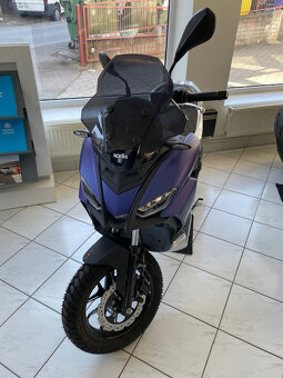 Aprilia SR GT125 - 2