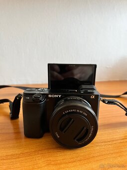 Sony a6100 s objektivem a prislusenstvi - 2