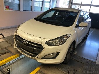Hyundai I30 1.6td facelift 100kw AUTOMAT PLNĚ POJÍZDNÉ - 2