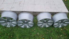 Originál alu disky Audi 5x112 7,5Jx16 ET45 - 2