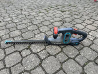 Aku nůžky na živé ploty GARDENA EasyCu Li-40 - 2
