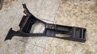 BMW E34 - stredova konzole - 2